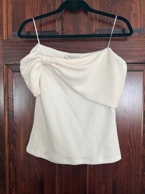 Francesca's Cream Ribbed One-Shoulder Top with Tag